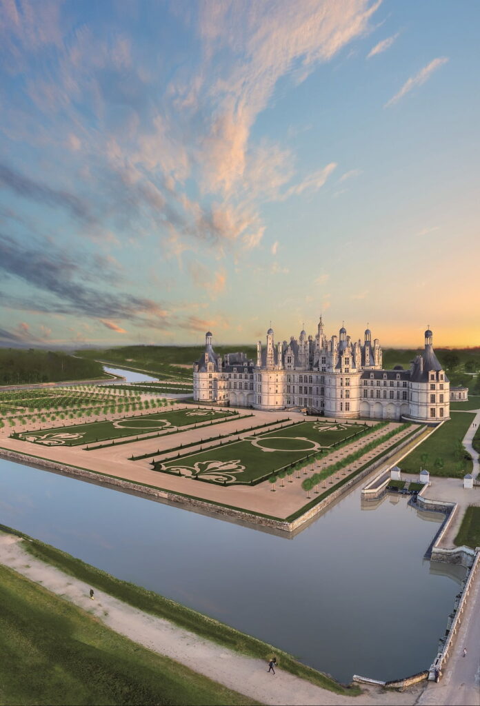Chambord castle and its gardens