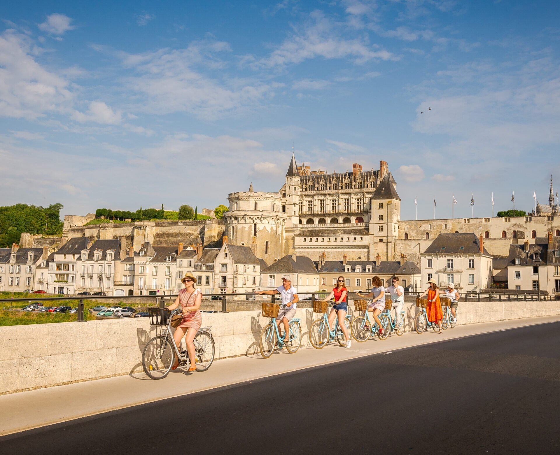 Visit Amboise by bike
