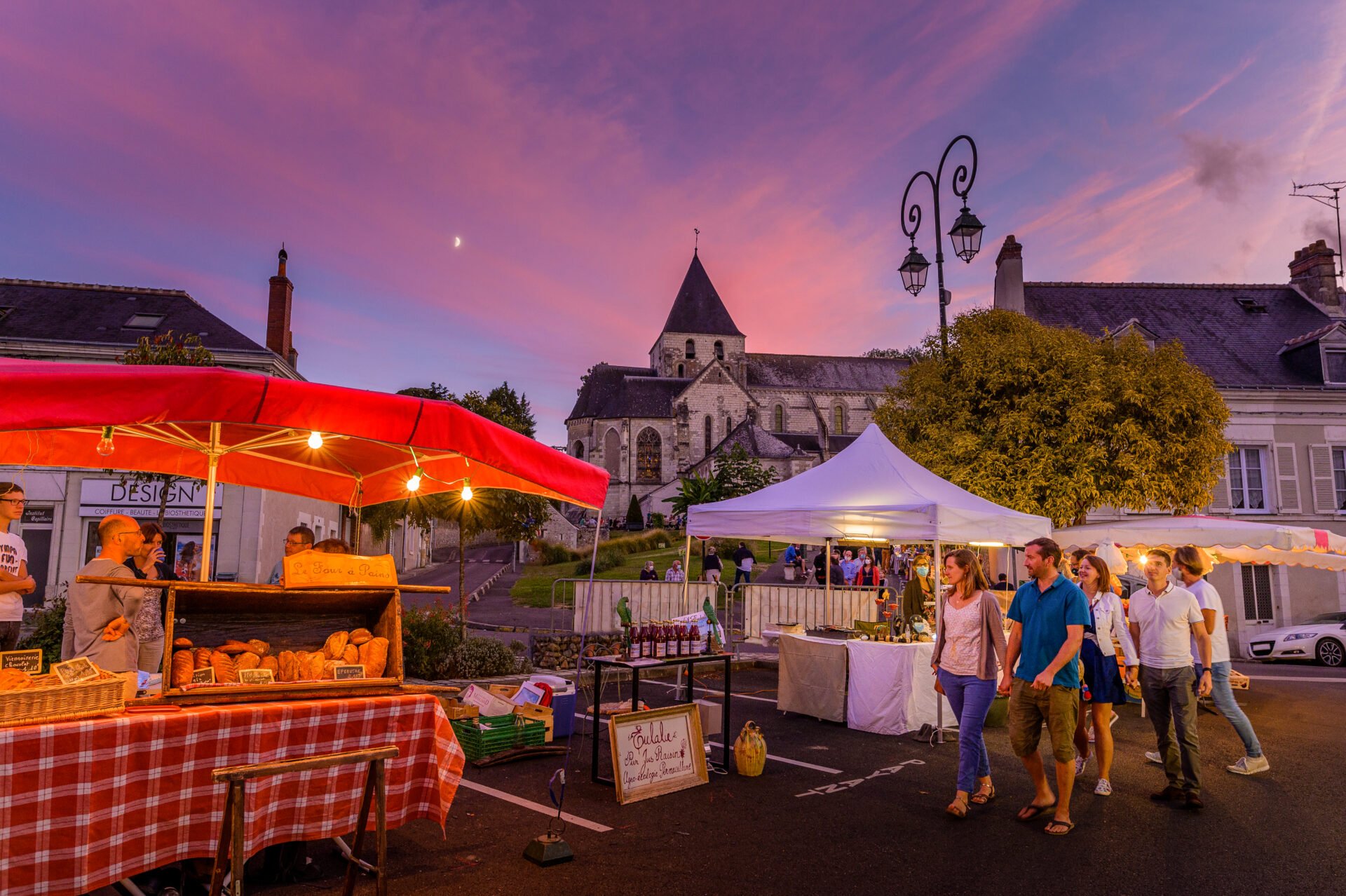 Marché nocturne à Amboise