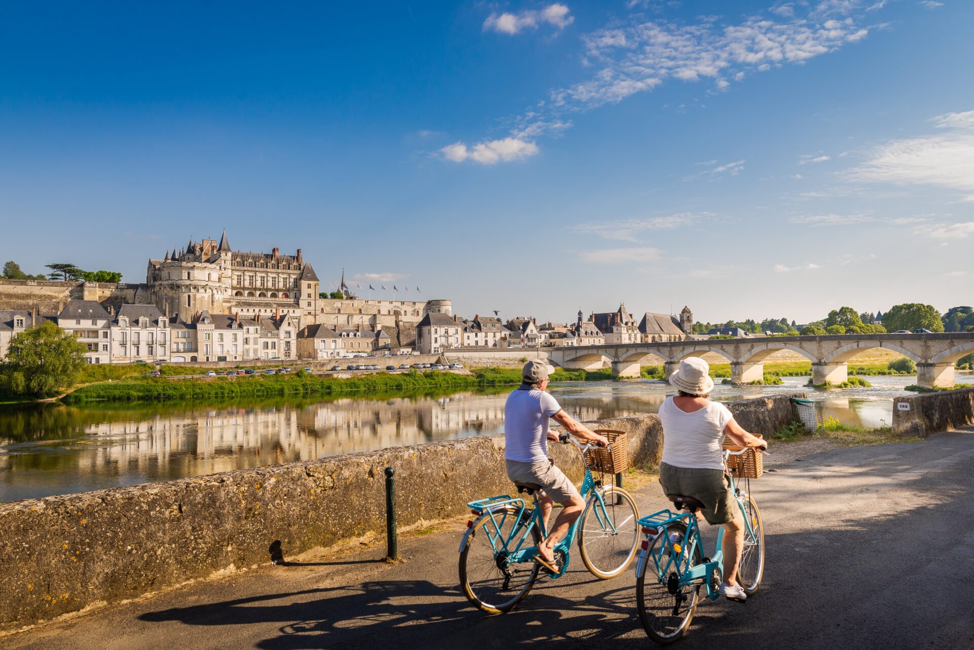 Bike ride along the Loire River in Amboise