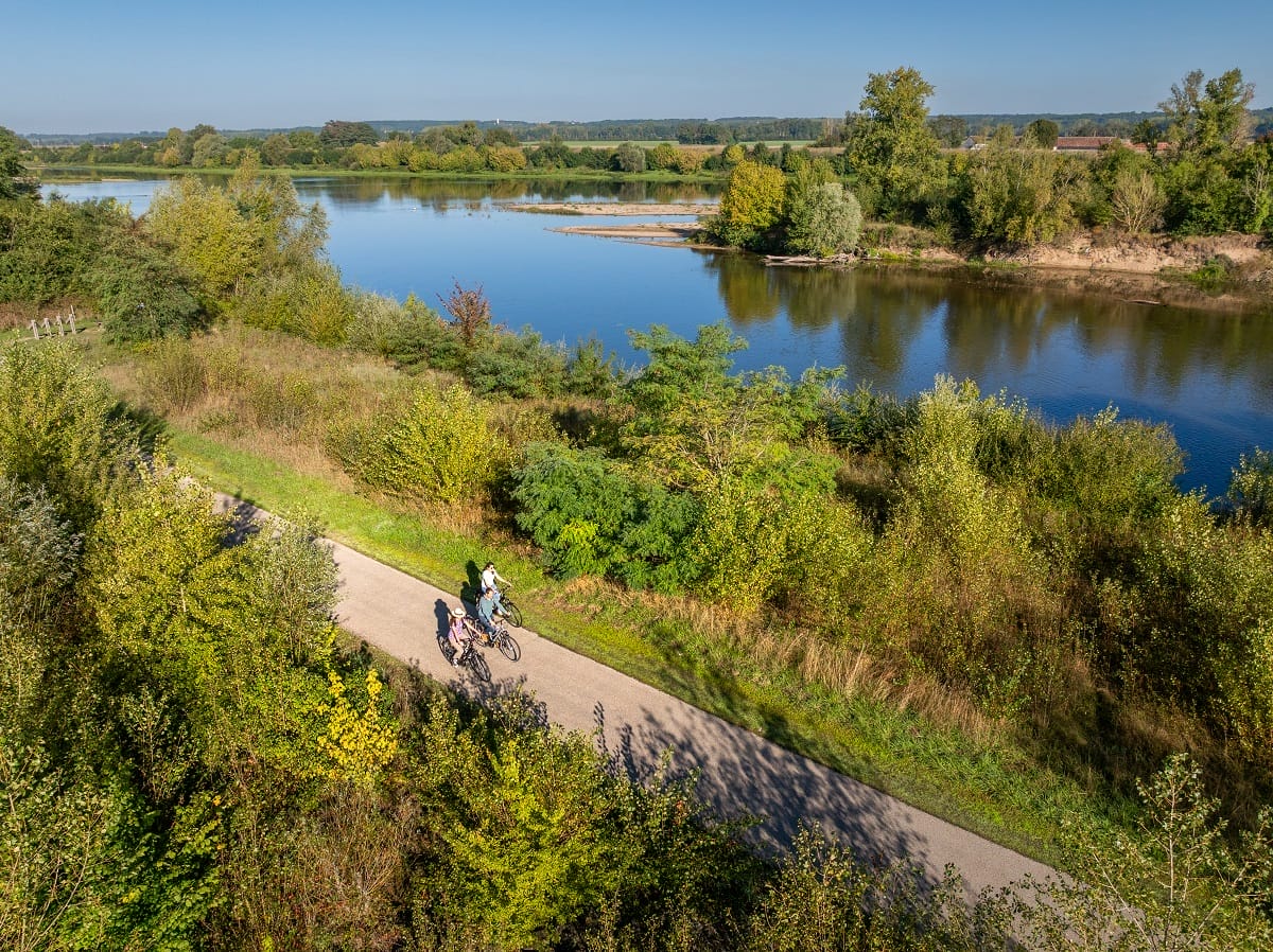 cyclists on the Loire à Vélo route in Amboise