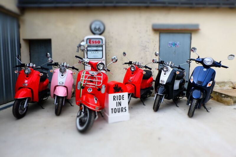 06-location-moto-scooter-ride-in-tours