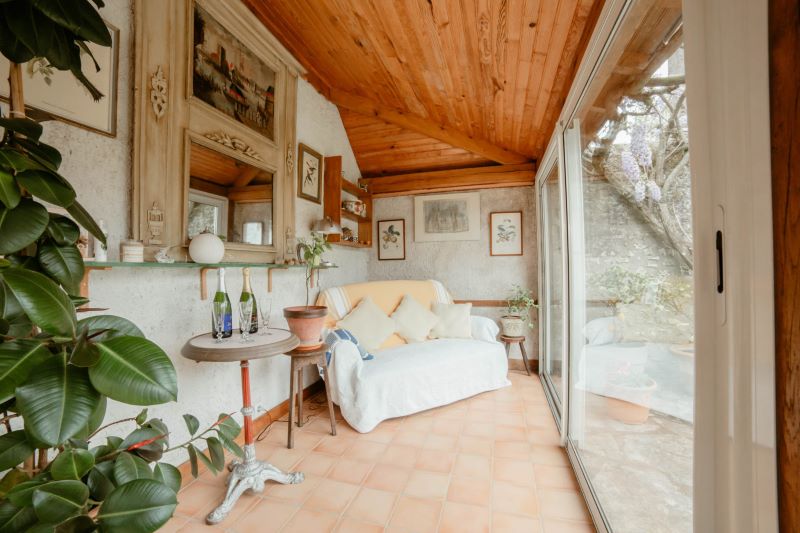 Relais de l'Ormeau, veranda