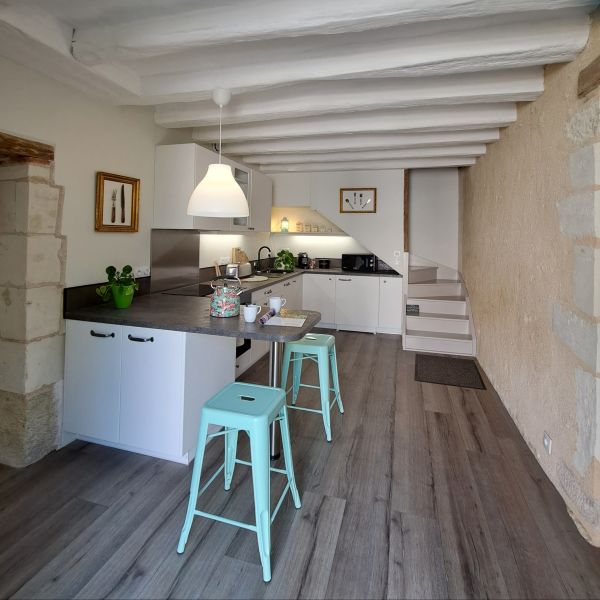 12. Le  Grand Roc Touraine gîte de Groupe 16 pers près Chenonceau Cuisine partie droite