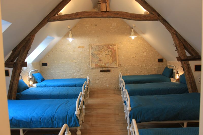 3. Le  Grand Roc Touraine gîte de Groupe près Chenonceau Dortoir 8 pers partie gauche