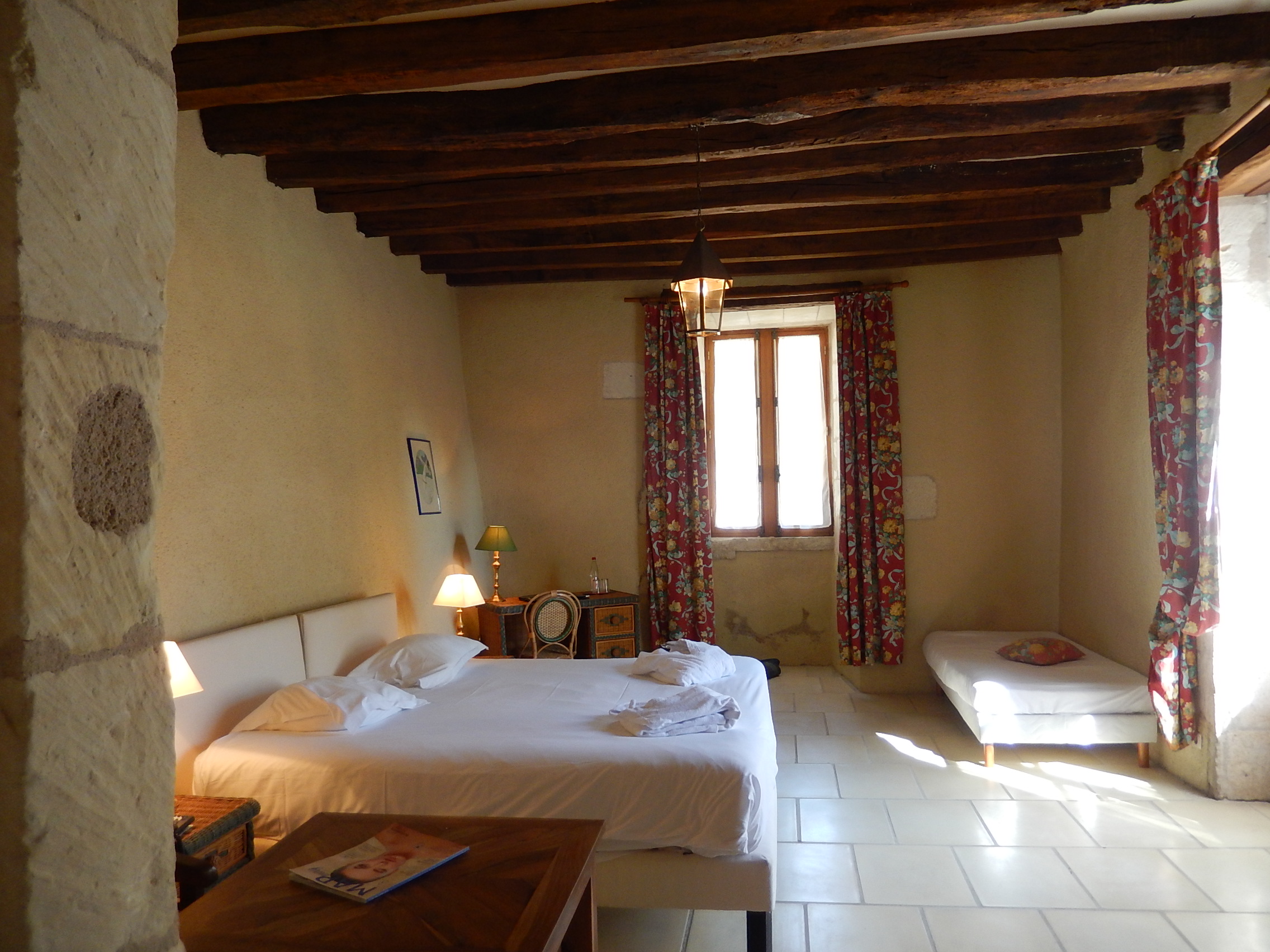 41. Chambre Piscine non contractuelle 2018 Château de Chissay©K (4)