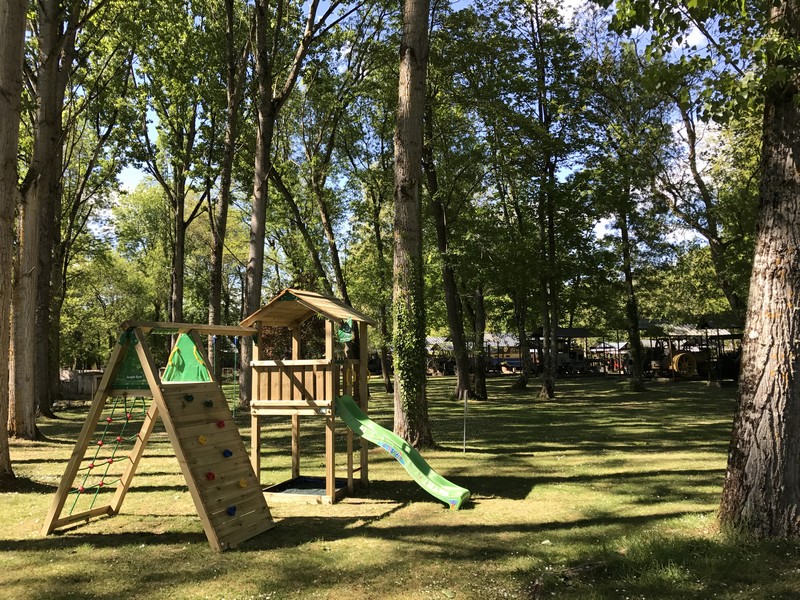 Aire de jeux pour enfant - Restaurant chez Jeannot - Musée Maurice Dufresne