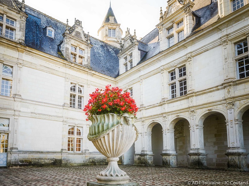 La cour d'honneur du château