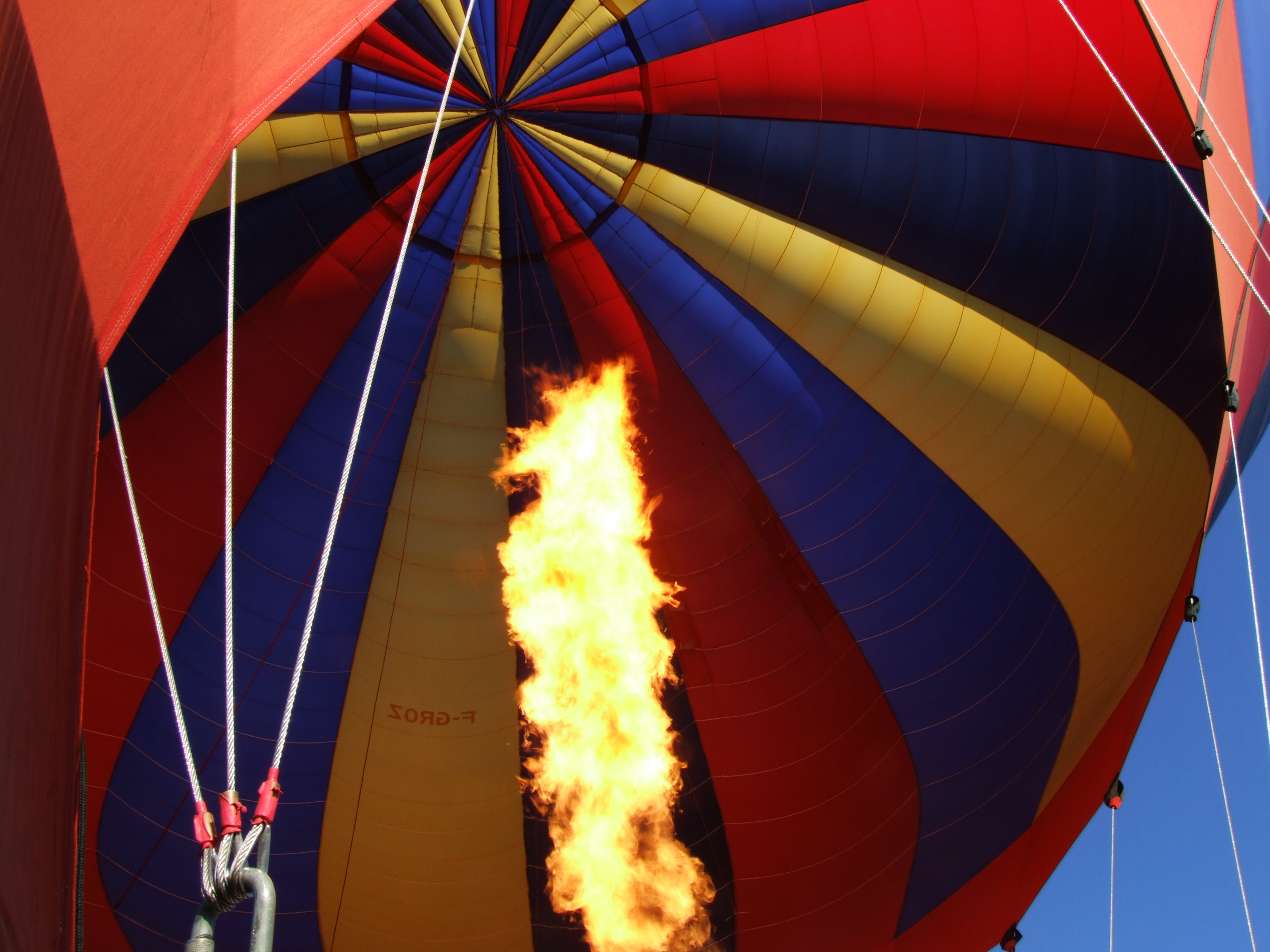 Vol-en-montgolfiere-France-Montgolfiere