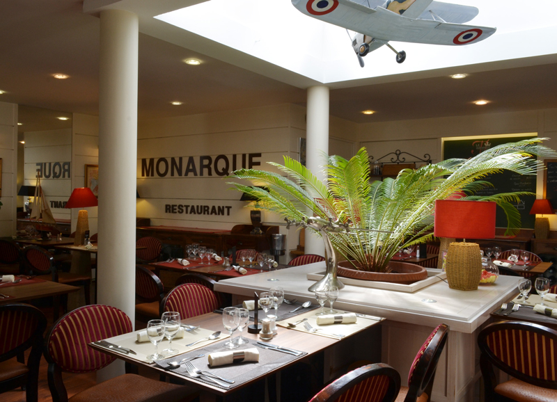 aperçu de la salle du restaurant LE MONARQUE