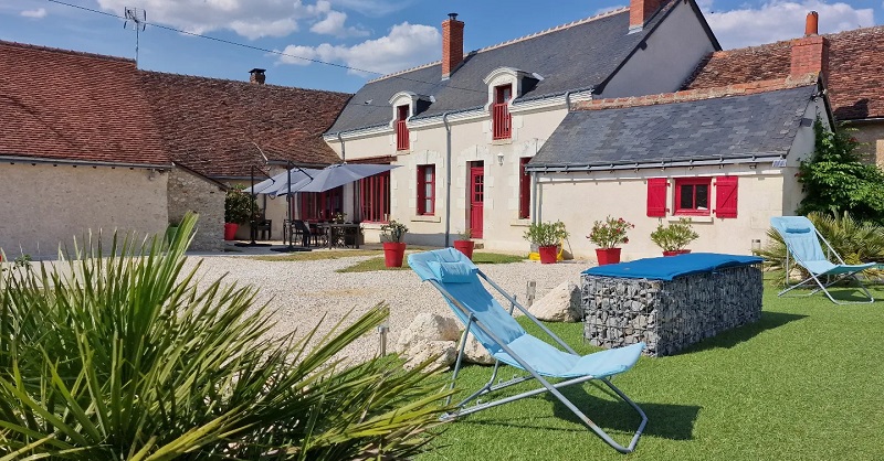 gite avec piscine et jacuzzi indre et loire 