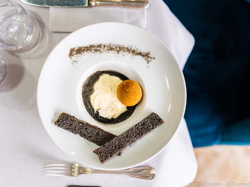 Le Cheval Blanc - Hôtel restaurant à Bléré