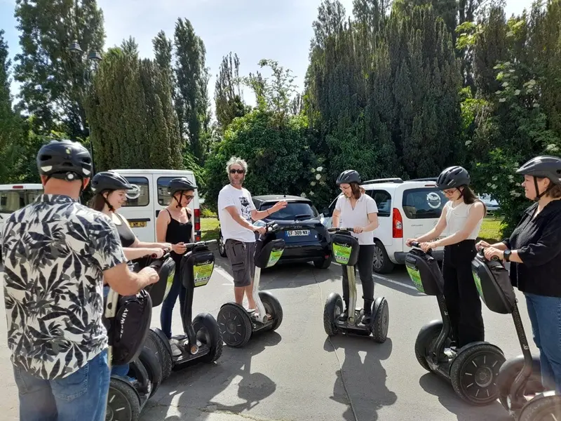 Balade en Segway, visite et découverte de la ville d'Amboise avec Freemove