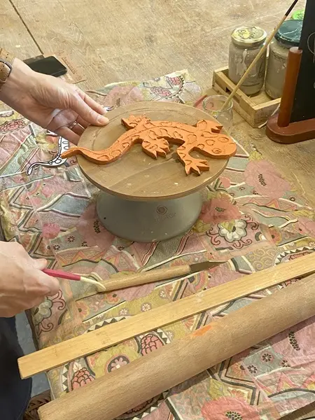 Poterie en Folie, activité de poterie tous niveaux à Chargé