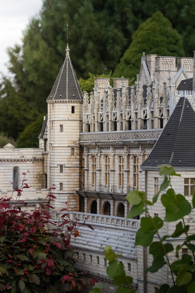 Château d'Amboise zoomé au Parc Mini Châteaux d'Amboise