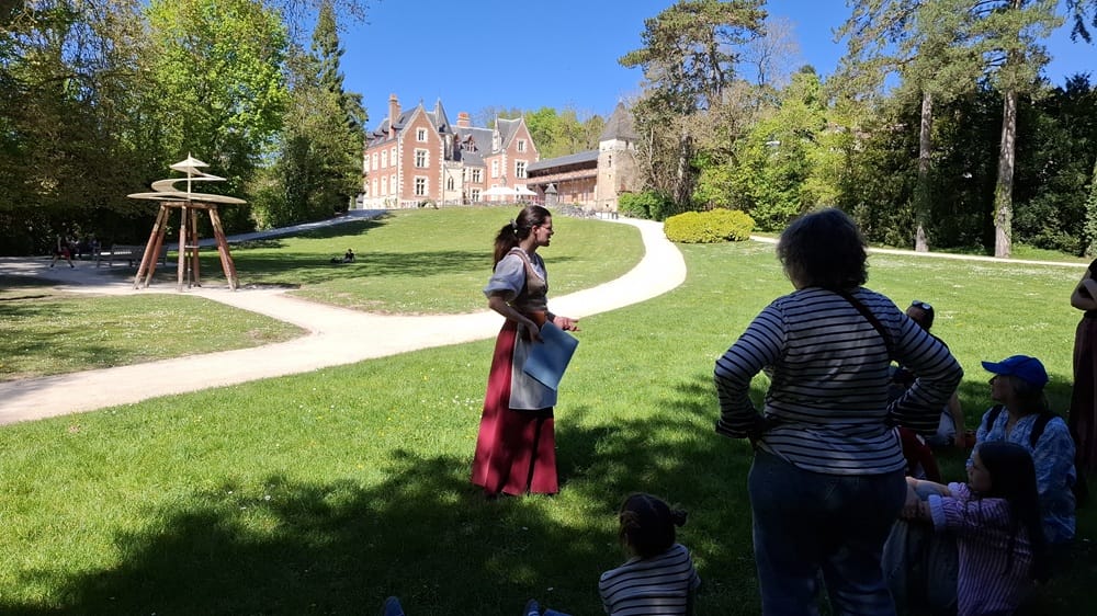 Vue du Château du Clos Lucé pendant la visite de Mathurine