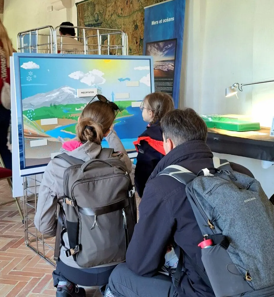 famille jeu Effervesciences Clos Lucé
