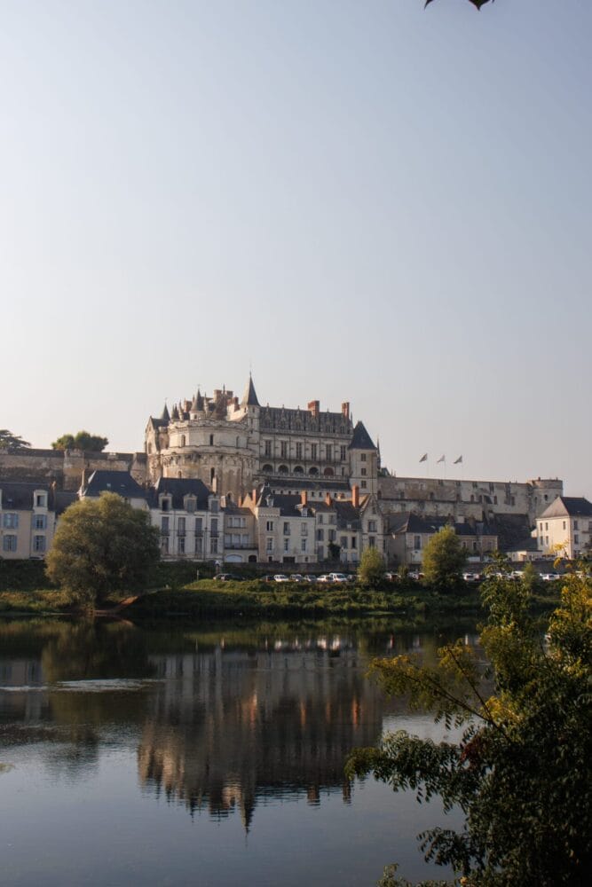 Vue sur le Château Royal depuis le Petit Train d'Amboise